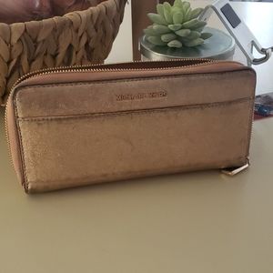 Michael Kors rose gold wallet